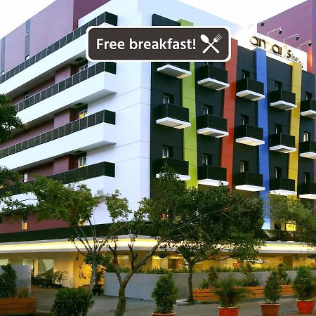 Amaris Hotel Mangga Besar Джакарта Екстер'єр фото